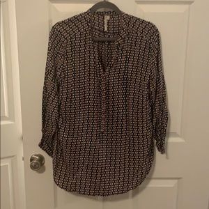 Red, black & white circular pattern silky blouse